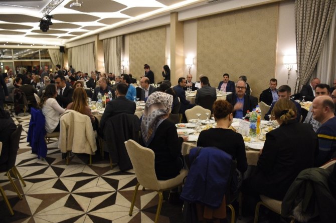 Gümüşhane Protokolü Öğretmenlerle Yemek Programında Bir Araya Geldi