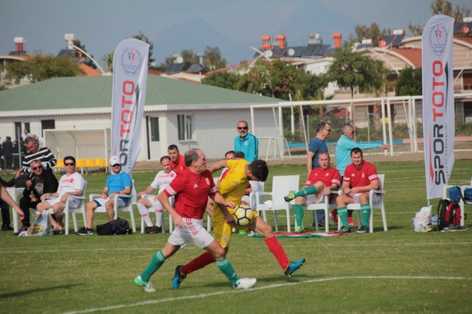 Parlamenterler Arası Futbol Turnuvasında Şampiyon Romanya