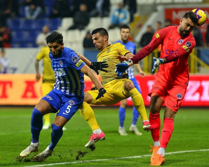 İlk Yarı Kasımpaşa’nın