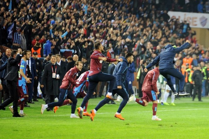 Trabzonspor, Fenerbahçe Karşısında 17 Maçlık Galibiyet Hasretine Son Verdi