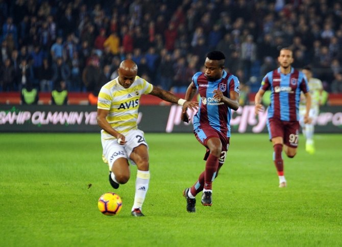 Spor Toto Süper Lig: Trabzonspor: 0 - Fenerbahçe: 0 (İlk Yarı)