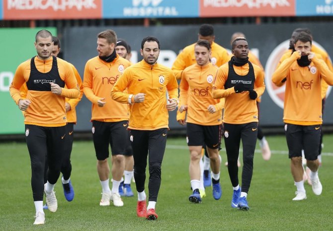 Şampiyonlar Ligi Mesaisi Sürüyor