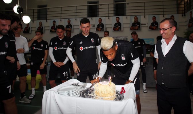 Lens’e Doğum Günü Kutlaması