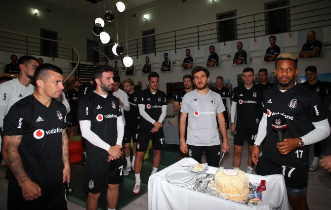 Lens’e Doğum Günü Kutlaması