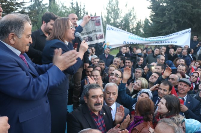 Halkın Sevgisi Fatma Şahin’i Ağlattı