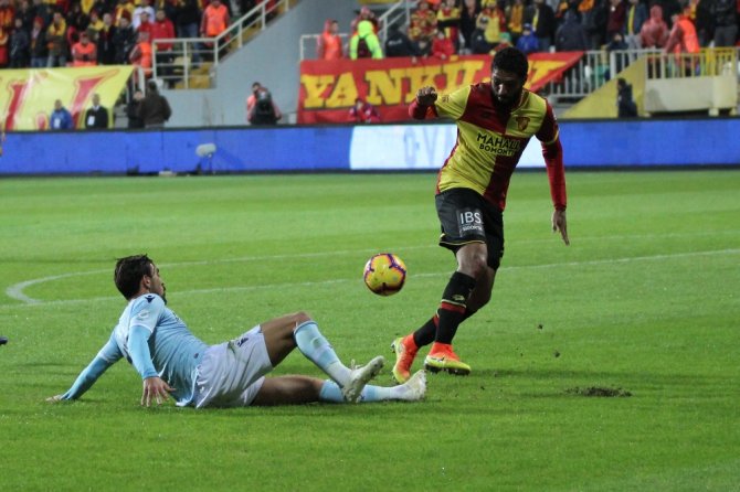 İlk Yarıda Tek Gol Var