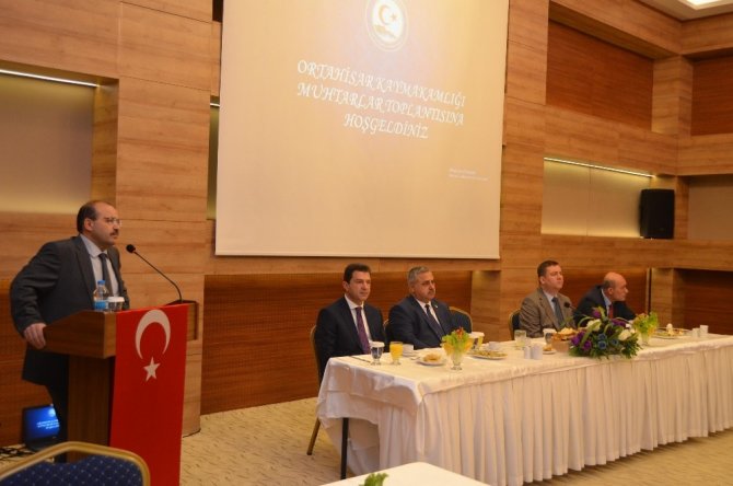 Vali Ustaoğlu Muhtarlarla Buluştu