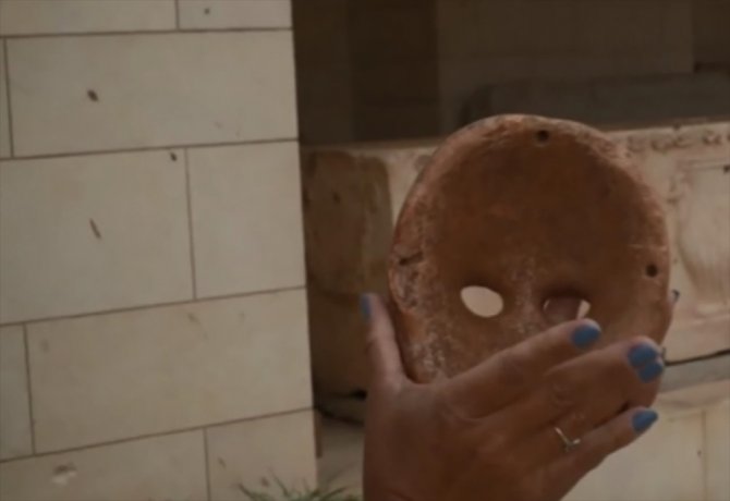 El Halil’de 9 Bin Yıllık Maske Bulundu