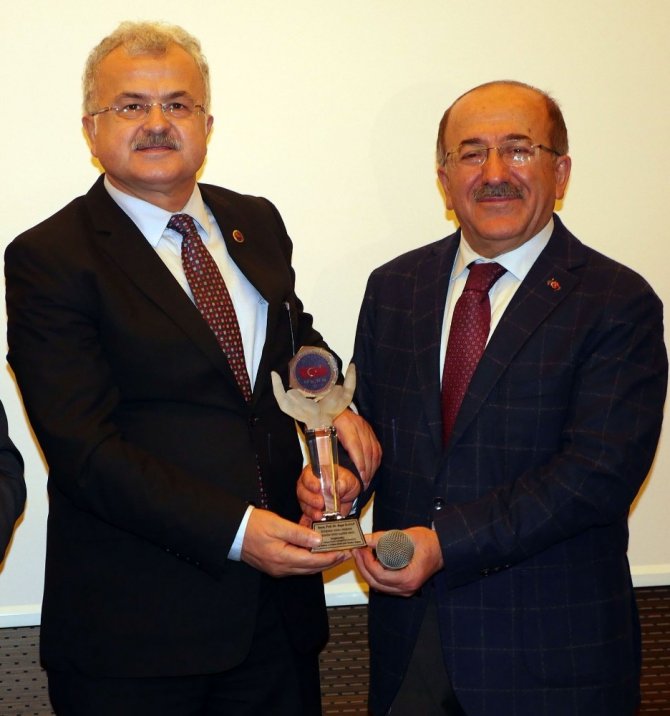 Gümrükçüoğlu: “Her Görevin Nöbet Değişimi Vardır”