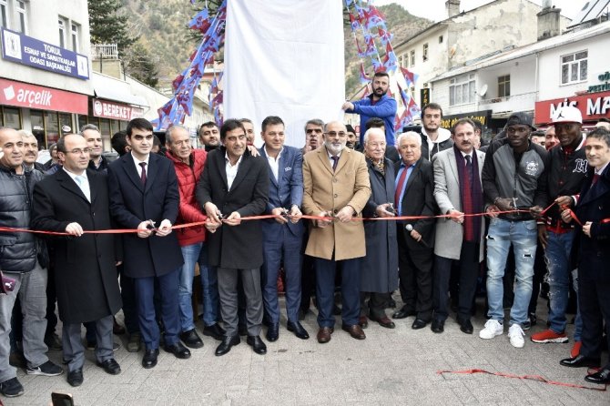 Trabzonsporlu Futbolcuların Cam Seyir Terasındaki Zor Anları
