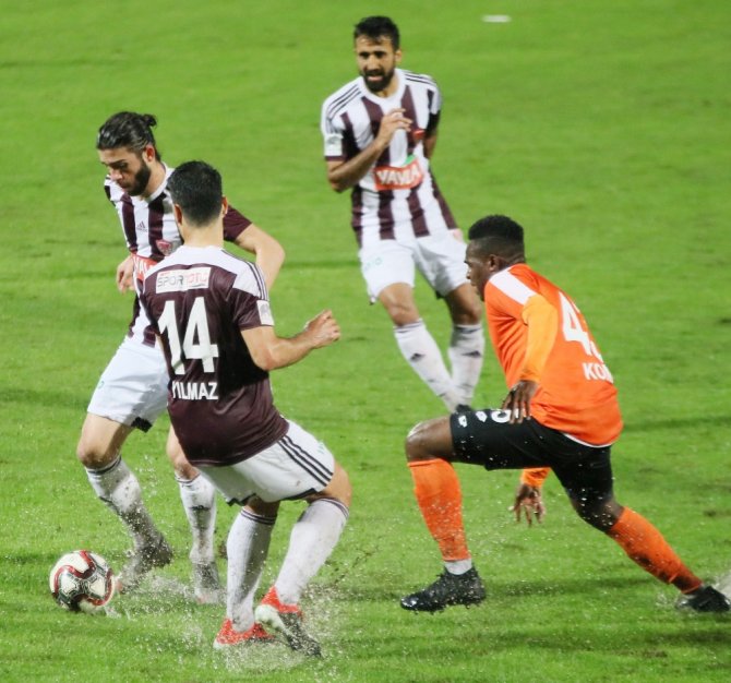 Adana’da Gol Sesi Çıkmadı