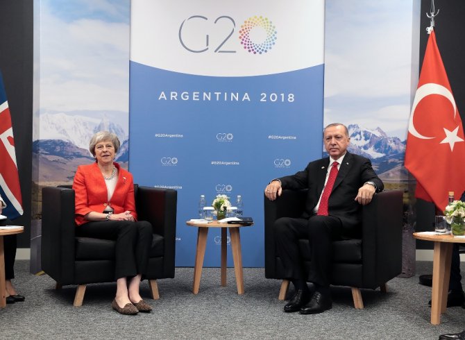 Erdoğan, İngiltere Başbakanı May’le Bir Araya Geldi