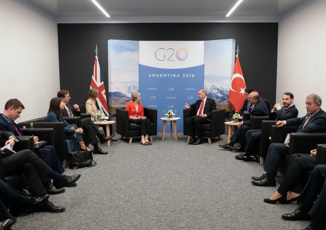 Erdoğan, İngiltere Başbakanı May’le Bir Araya Geldi