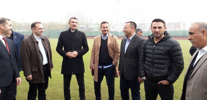 Açılışı Eski Milli Futbolcular Yaptı