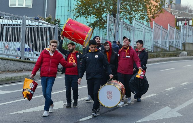 Galatasaray Taraftarı Vodafone Park’a Ulaştı