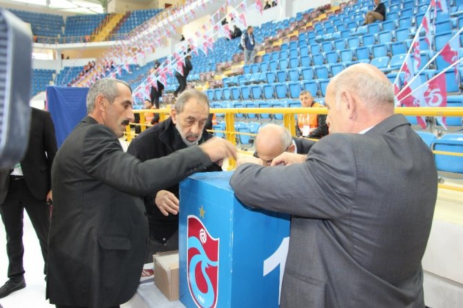 Trabzonspor Genel Kurulu’nda Oy Verme İşlemi Başladı
