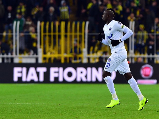 Fener Yine Tekledi