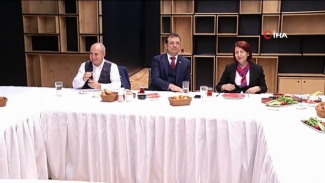 Ekrem İmamoğlu, Chp’li Başkanlarla Bir Araya Geldi