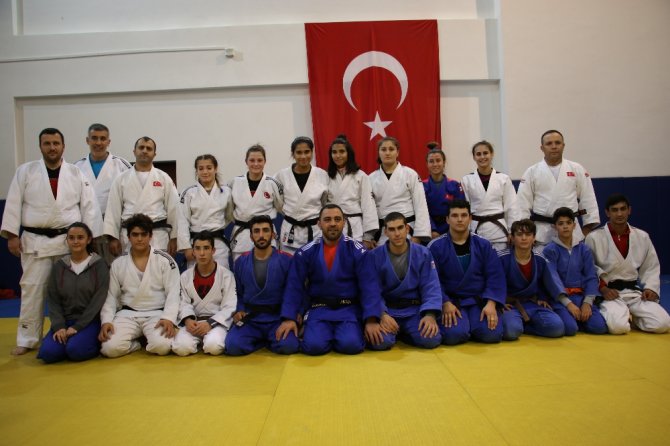 Hamza Yerlikaya, Milli Judocularla Mindere Çıktı