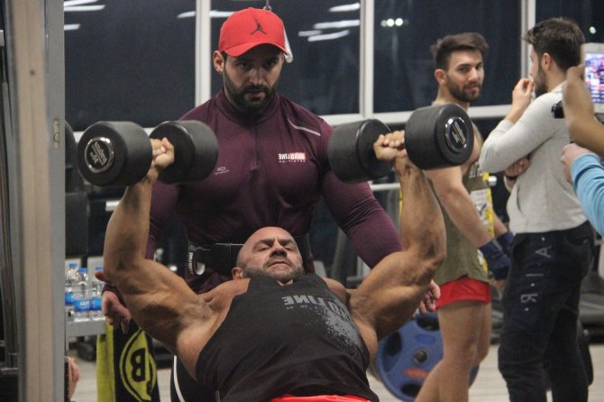Dünya Şampiyonundan Gençlere Tavsiye