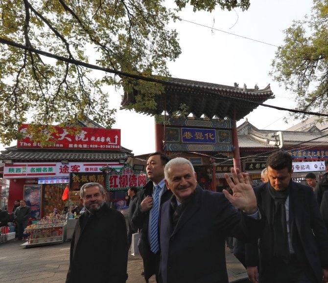 Yıldırım, Xi’an Büyük Cami’ni Ziyaret Etti