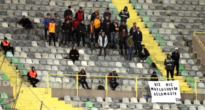 İlk Yarı Sessiz Bitti