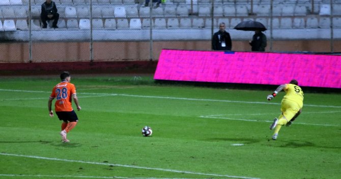 İlk Yarıda Gol Yok