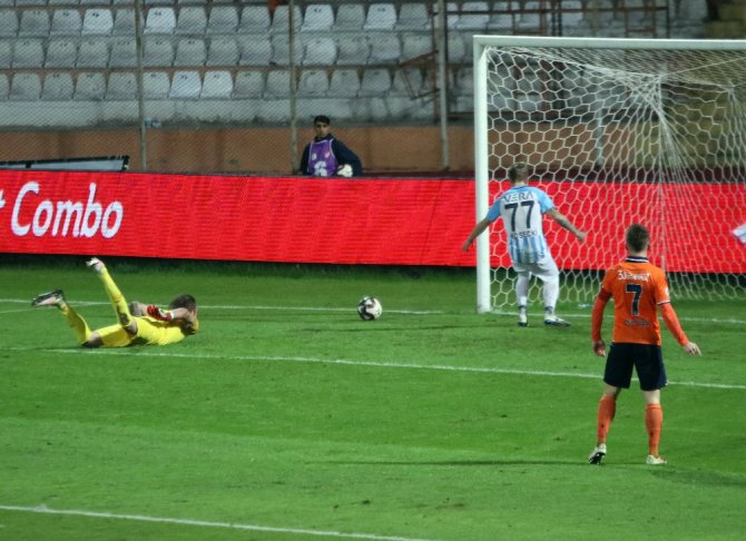 İlk Yarıda Gol Yok