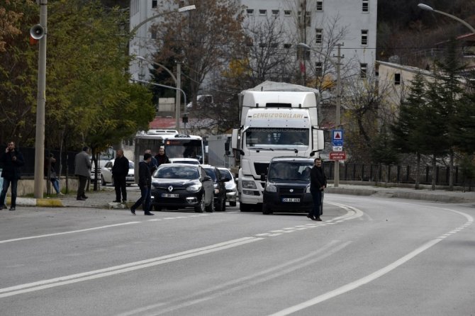 Gümüşhane’de Şüpheli Çantadan Elbise Ve Oyuncak Çıktı