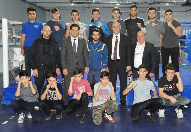 Söğütlü’deki Atletizm Stadı Her Gün Cıvıl Cıvıl