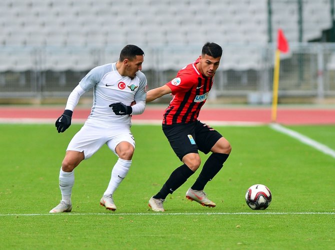 Akhisar 4 Golle Kazandı