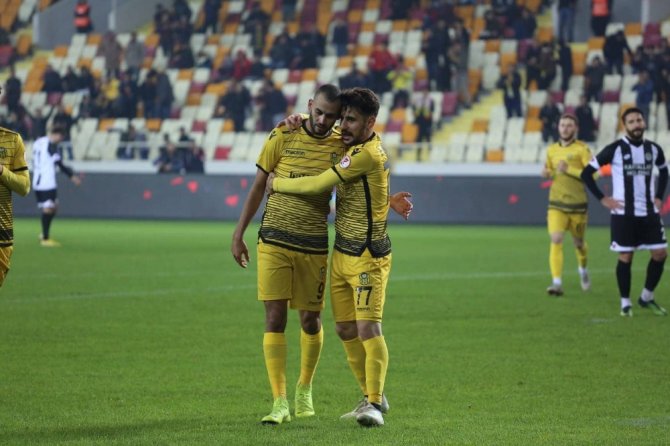 Evkur Yeni Malatyaspor Kupada Rahat Kazandı