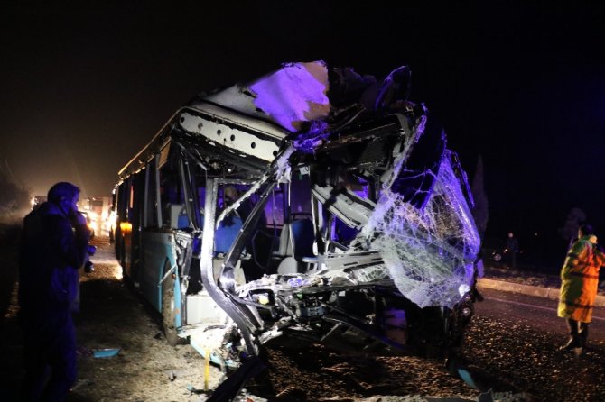 Diyarbakır’da Katliam Gibi Kaza: 4 Ölü, 25 Yaralı