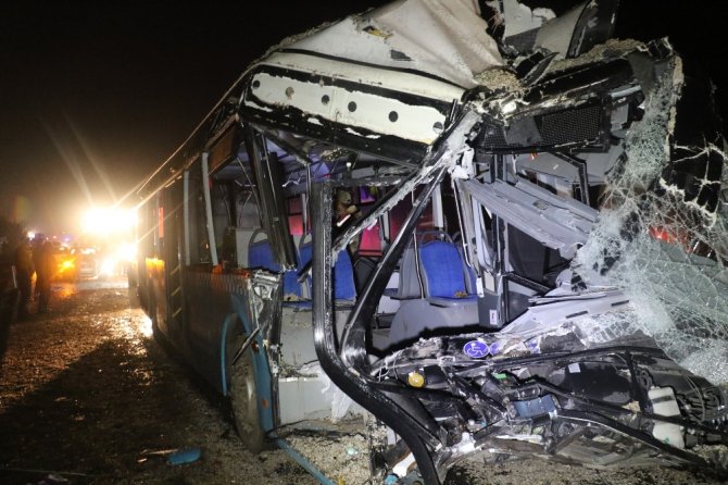 Diyarbakır’da Katliam Gibi Kaza: 4 Ölü, 25 Yaralı