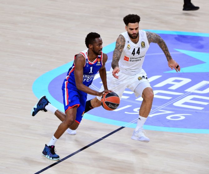 Anadolu Efes Son Çeyrekte Yıkıldı