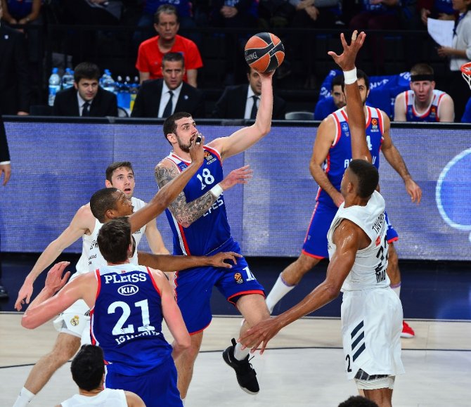 Anadolu Efes Son Çeyrekte Yıkıldı