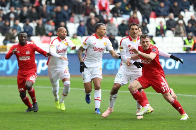İlk Yarıda Gol Sesi Çıkmadı