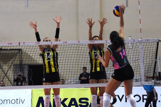 Fener Çanakkale’de Rahat Kazandı
