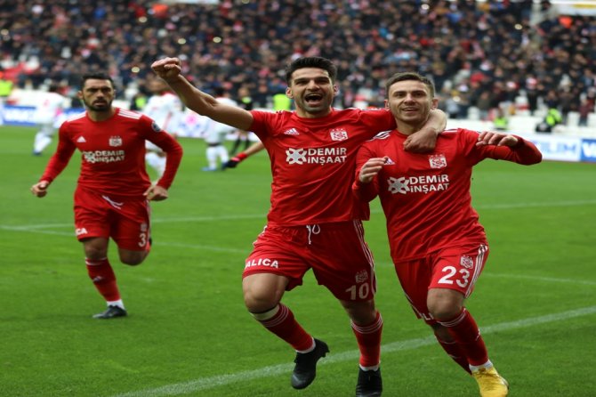 Sivas Göztepe’yi 2-0’la Geçti
