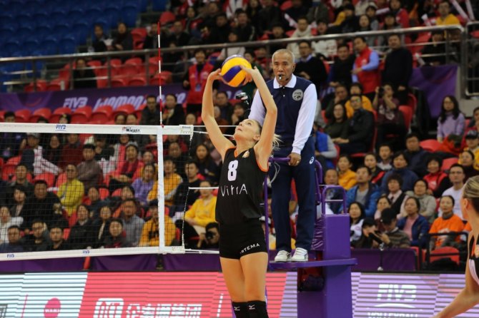 Eczacıbaşı Vitra Final Şansını Kaybetti