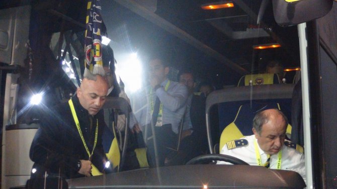 Fenerbahçe İstanbul’a Takım Otobüsüyle Dönüyor