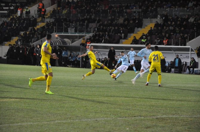 İlk Yarıda Tek Gol Var