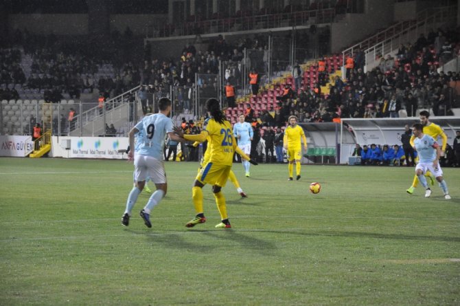 İlk Yarıda Tek Gol Var