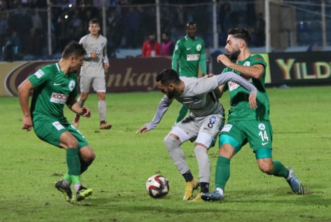 Adana Demirspor İle Giresunspor 1-1 Berabere Kaldı