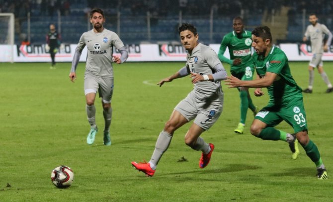 Adana Demirspor İle Giresunspor 1-1 Berabere Kaldı