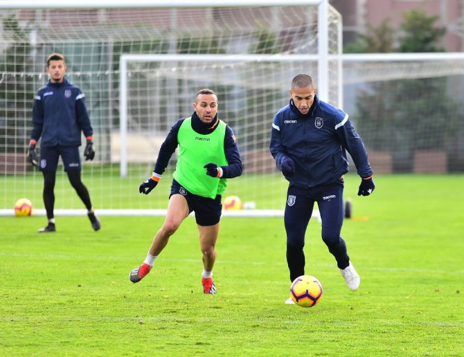 M.başakşehir’de Galatasaray Mesaisi Başladı