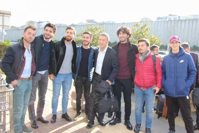 Trabzonspor, Beşiktaş Maçı İçin İstanbul’a Gitti