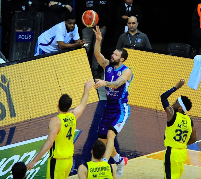 Fener Rahat Kazandı