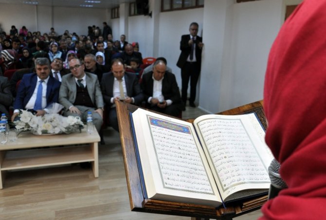 Gümüşhane’de Kuran-ı Kerim’i Güzel Okuma Yarışması Düzenlendi