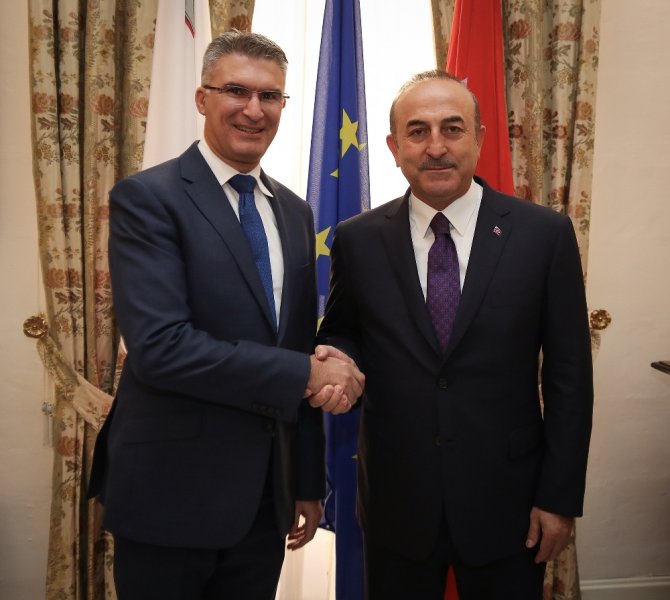 Dışişleri Bakanı Çavuşoğlu, Maltalı Mevkidaşıyla Görüştü